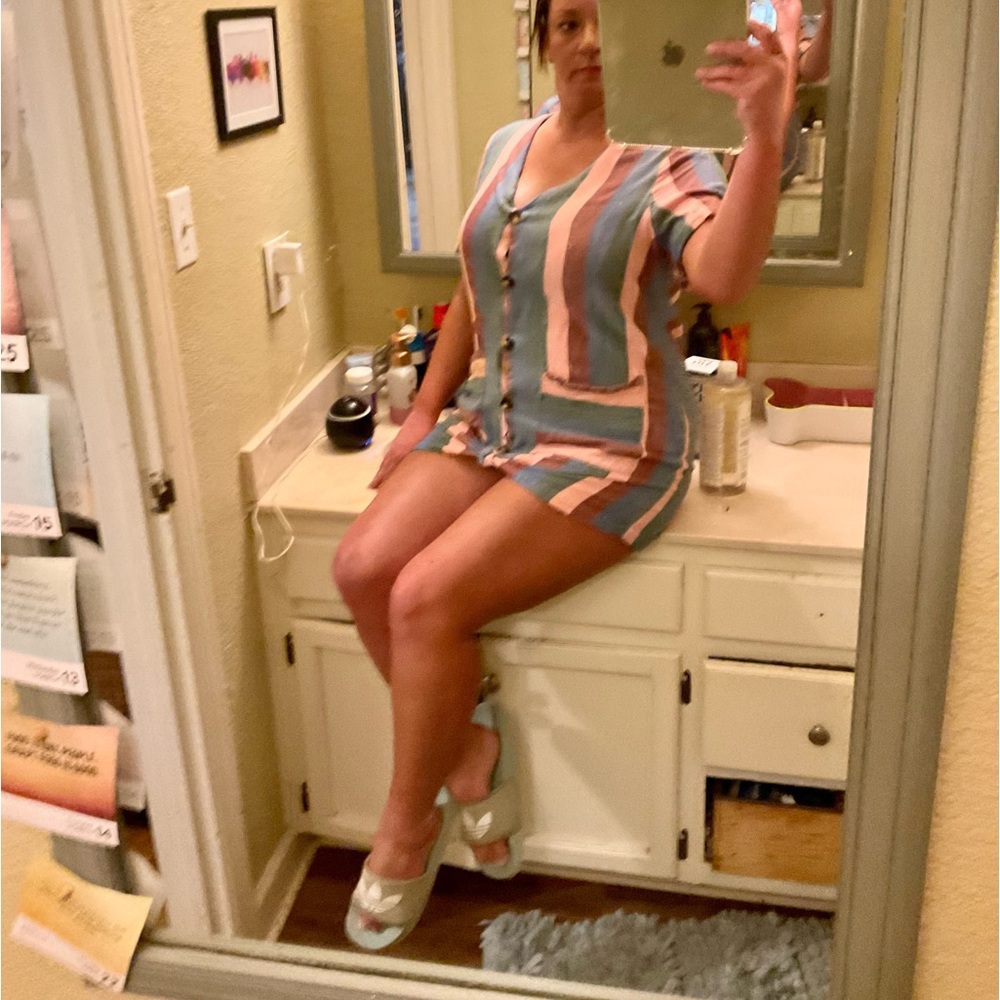 NEW LISTING ‼️SHOW ME YOUR MUMU Dress - Picture 3 of 16